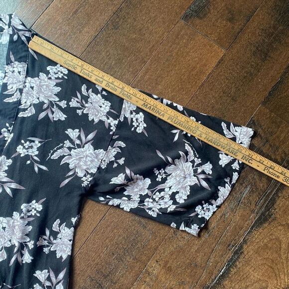 Spiritual Gangster Maya tie front Kimono robe black white one size - Picture 10 of 10